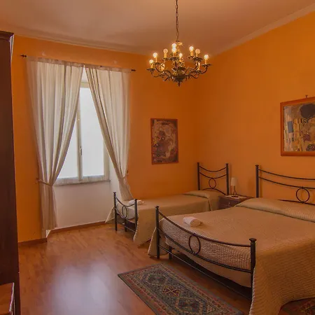 فندق مبيت وإفطار Laterano 3*